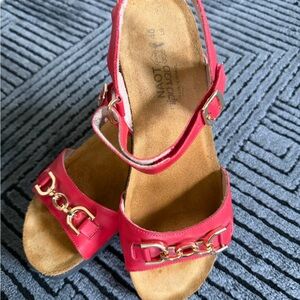 Naot Women’s Red Leather Chain-Trim Sandals Size 40/US 9